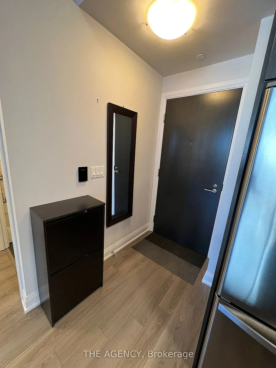 Building Photo - 18 Graydon Hall Dr #1308