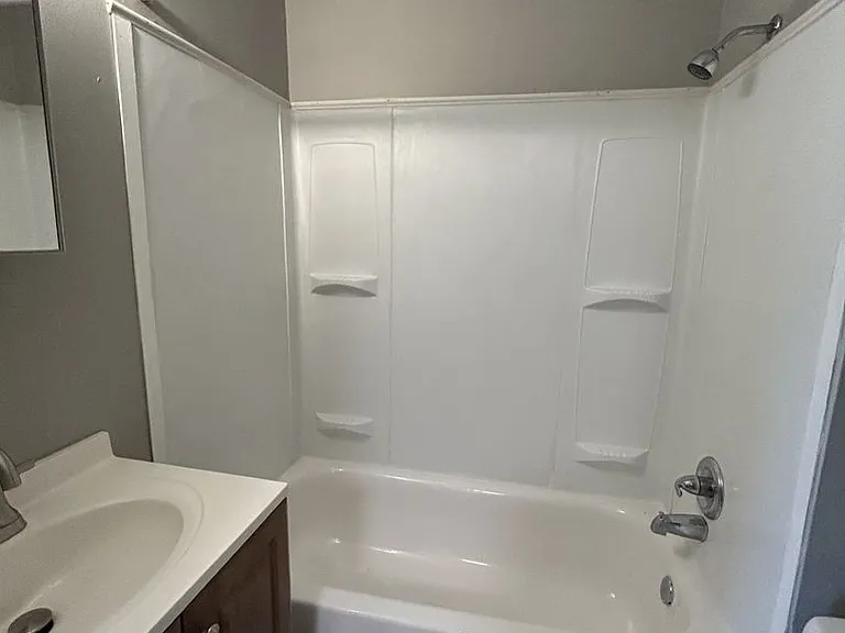 1409 S Broadway St — Photo 4