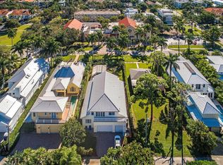 365 1st Ave S, Naples, FL 34102