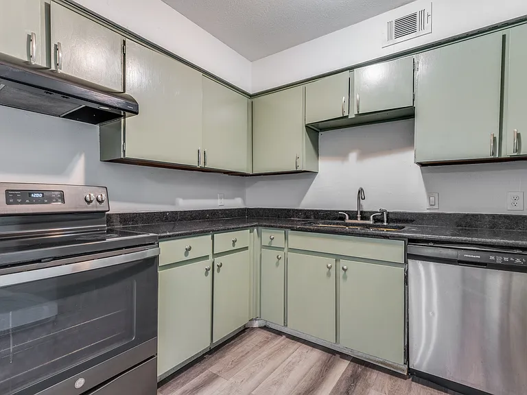 428 N Dallas Ave #7 — Photo 9