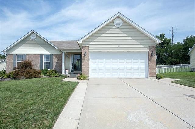 1st image of 11 Bucktail Dr