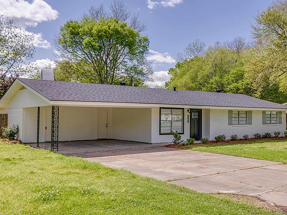 3rd image of 214 Belmont Cir