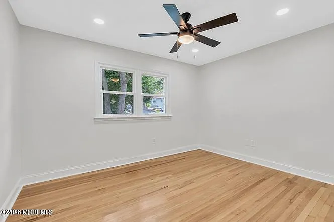 223 Essex Dr — Photo 9