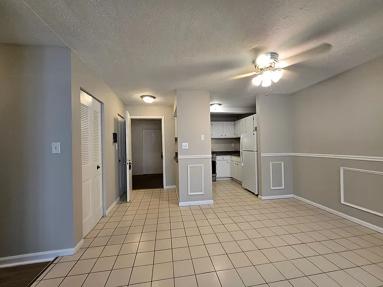 Creekwood Apartments - Farmington — Photo 32