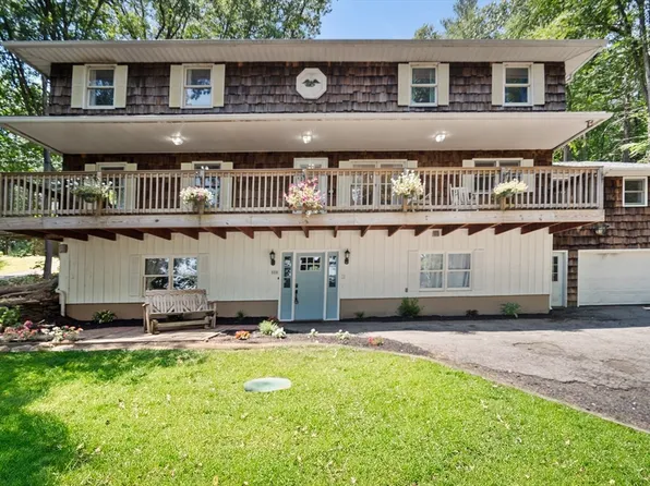 558 Southwick St, Feeding Hills, MA 01030