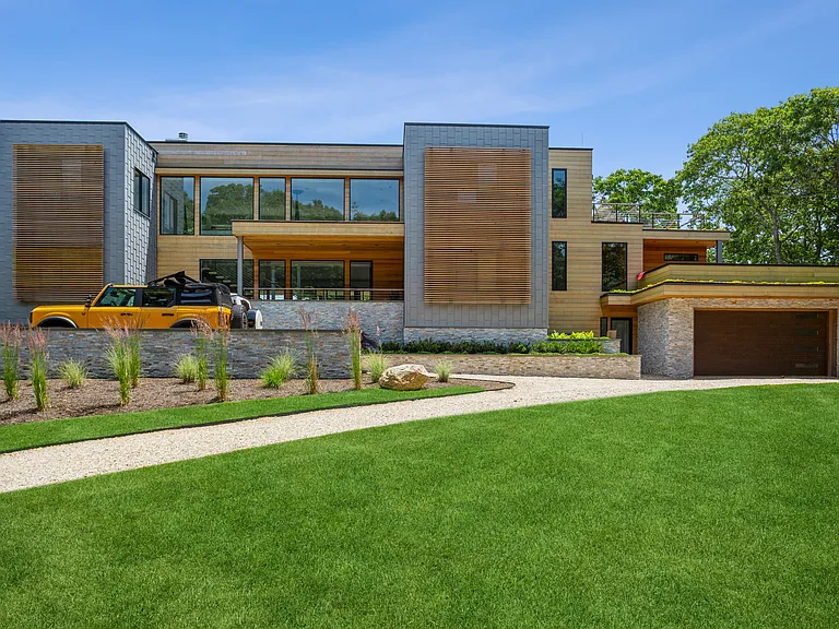 63 Houston Dr — Photo 1