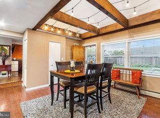 8 Catalpa Ln, Levittown, PA 19055