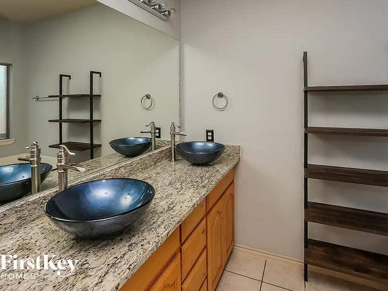 14413 Artesia Ct — Photo 9