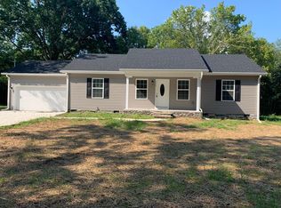 111 Grosch Ln, Tullahoma, TN 37388