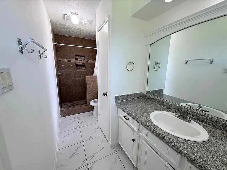 12214 Corona Ln — Photo 24