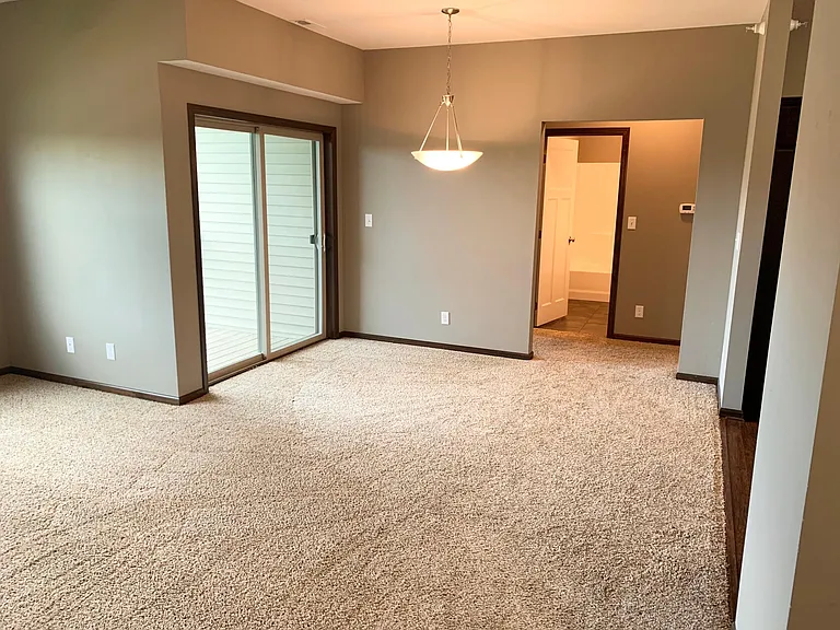 1211 NE Windsor Dr #201 — Photo 2