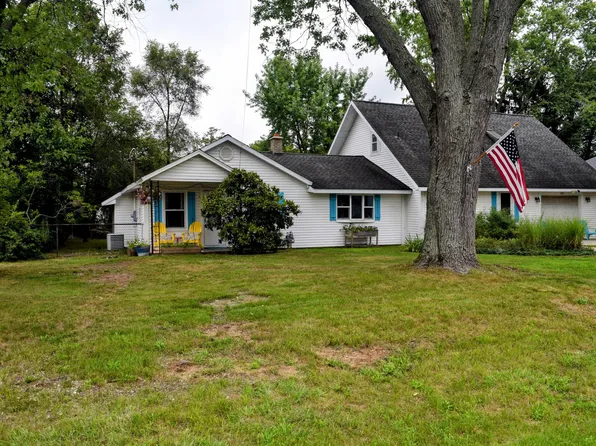 1080 Bellway Ave, Norton Shores, MI 49441