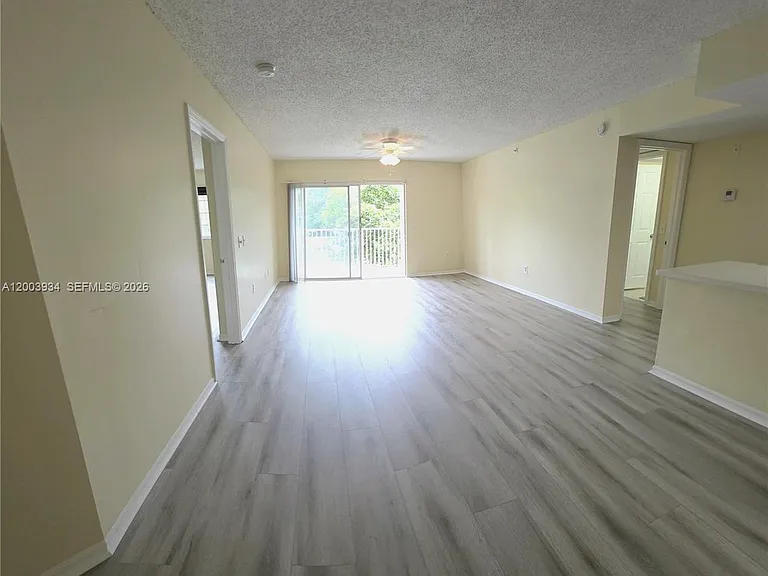 5051 Wiles Rd #201 — Photo 8