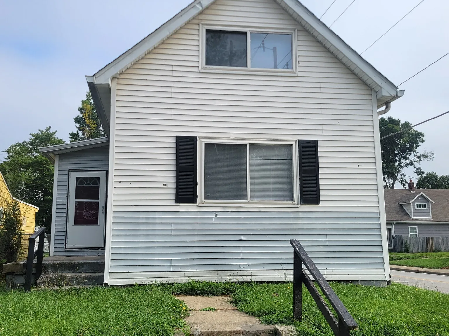 3 bed, 1.0 bath, $1,000 — Photo 1