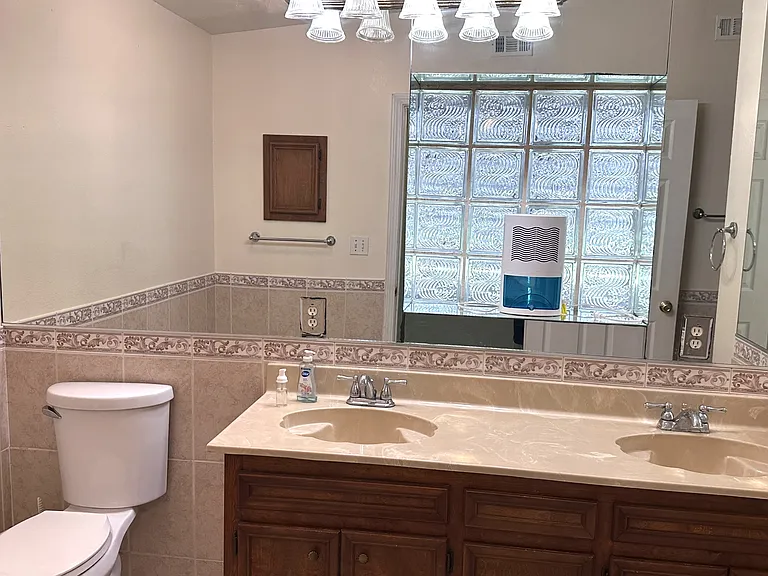 3910 Herring Dr — Photo 4