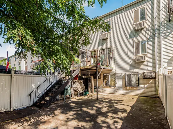 1035 Bryant Avenue image 34 of 37