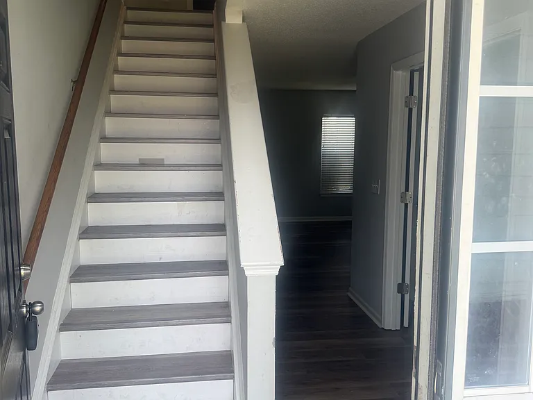 101 Balbriggan Dr — Photo 3