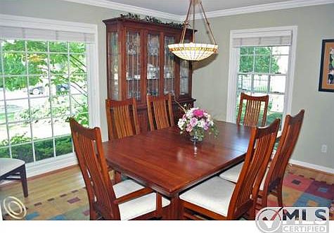 262 Lincoln - Dining Room.jpg