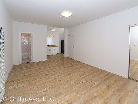 2nd image of 326 E Avenue 28