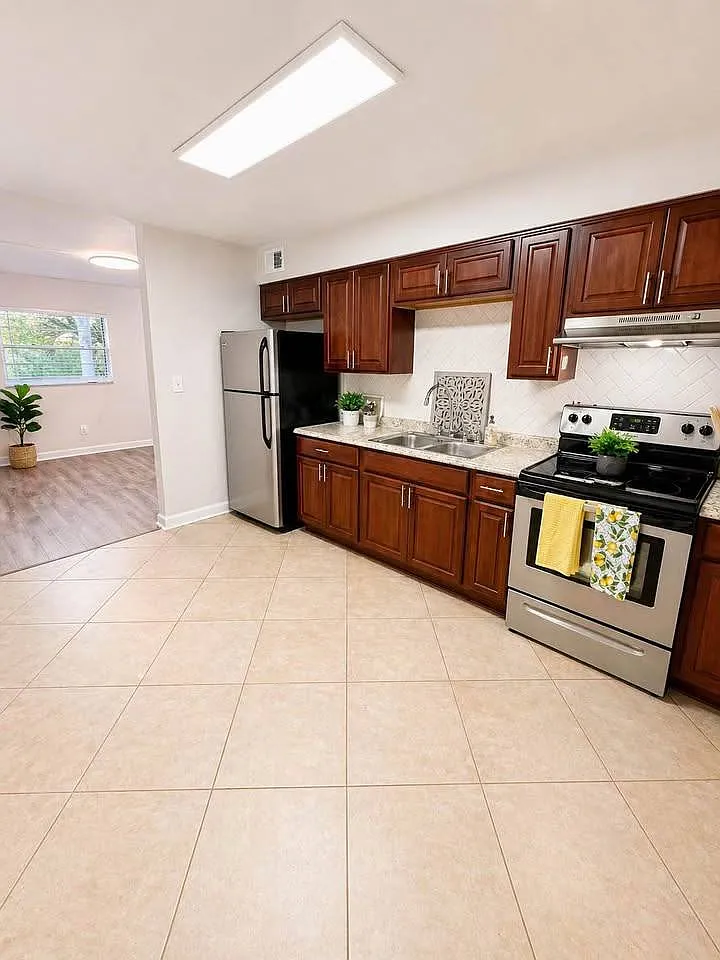 310 S Orleans Ave in Tampa, FL 33606 — Photo 4
