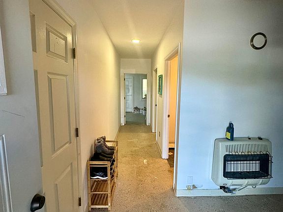 4th image of 163 Golf Course Ln Unit B