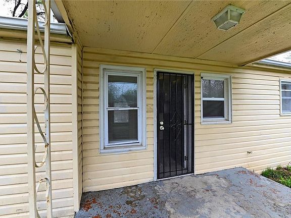 3rd image of 7413 E 56th Ter