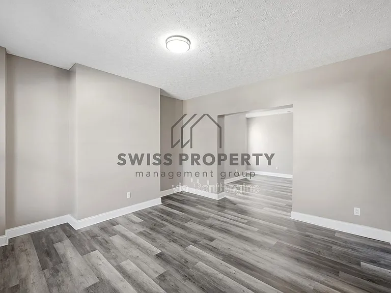 391 Saint Clair Ave — Photo 5