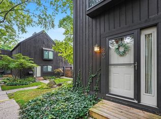 260 Dunbarton Ct, Kalamazoo, MI 49006