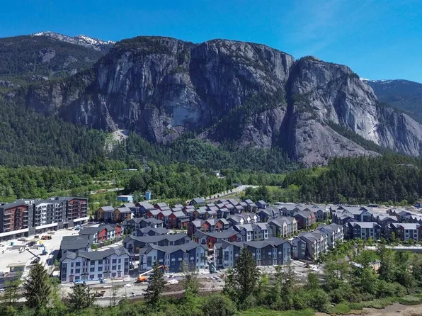 1357 Peakside Pl, Squamish, BC V8B 1A8
