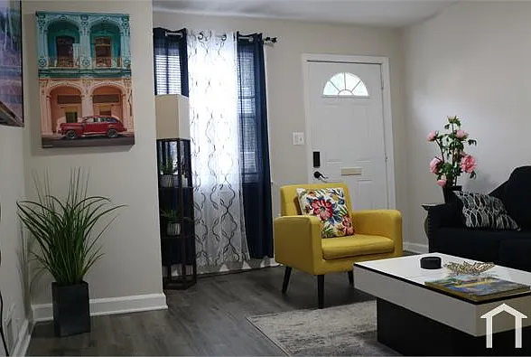 1607 Levis St NE #1 — Photo 1