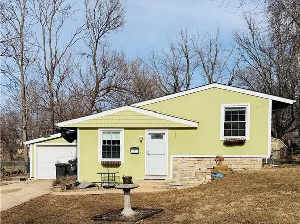 210 Cherokee Dr, Belton, MO 64012