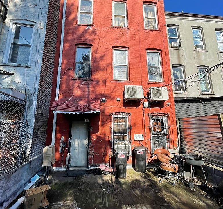 2nd image of 3430 Fulton St