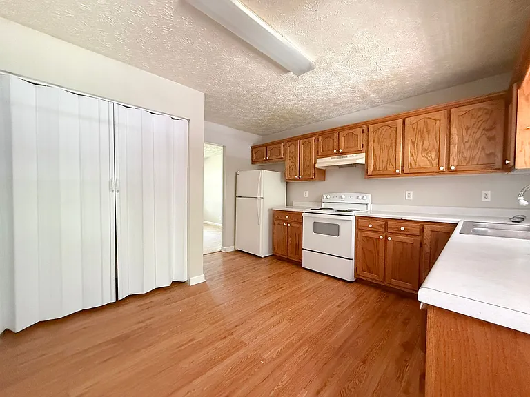 125 W Bangham Rd — Photo 8