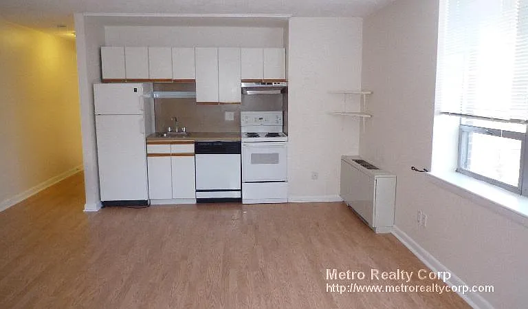 41 Park St #401 — Photo 1