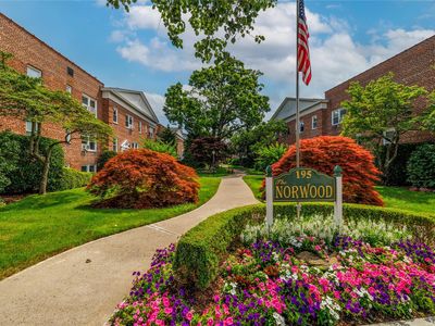 195 N Village Avenue #2D, Rockville Centre, NY, 11570