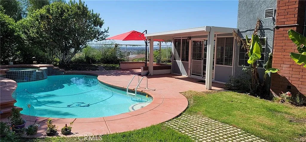 4 bed, 2.5 bath, 2179 sqft, $6,000 — Photo 2