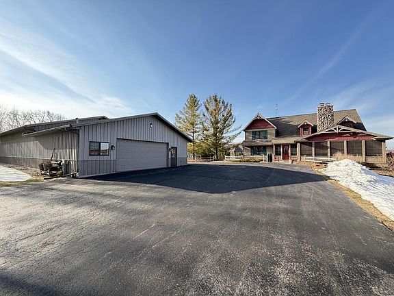 2nd image of 21160 Mueller ROAD