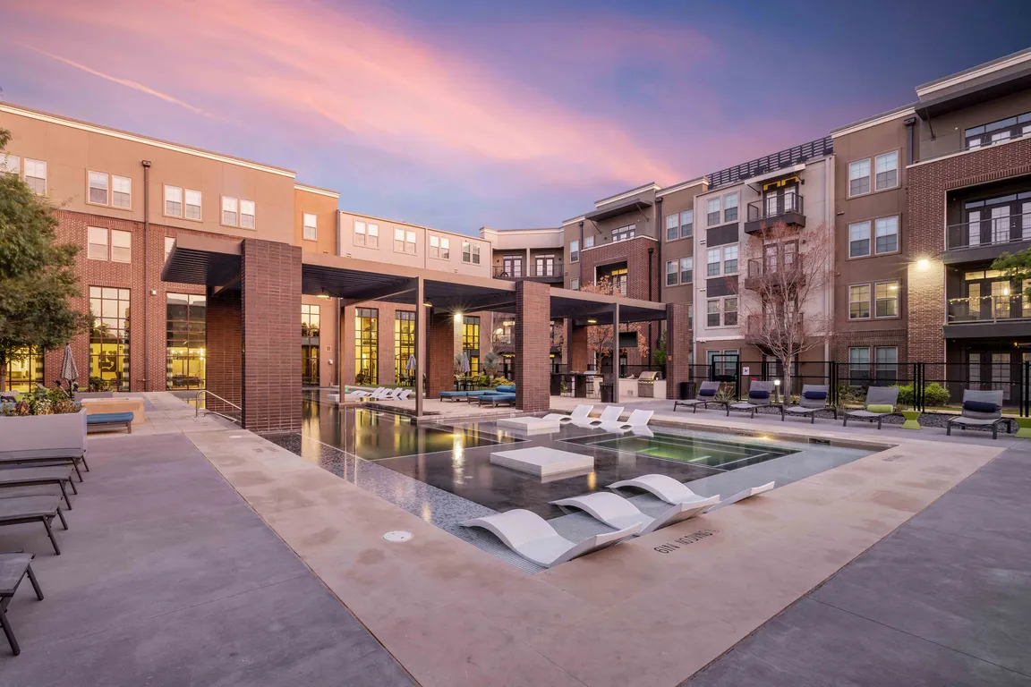 Resort-style Swimming Pool with Tanning Ledges