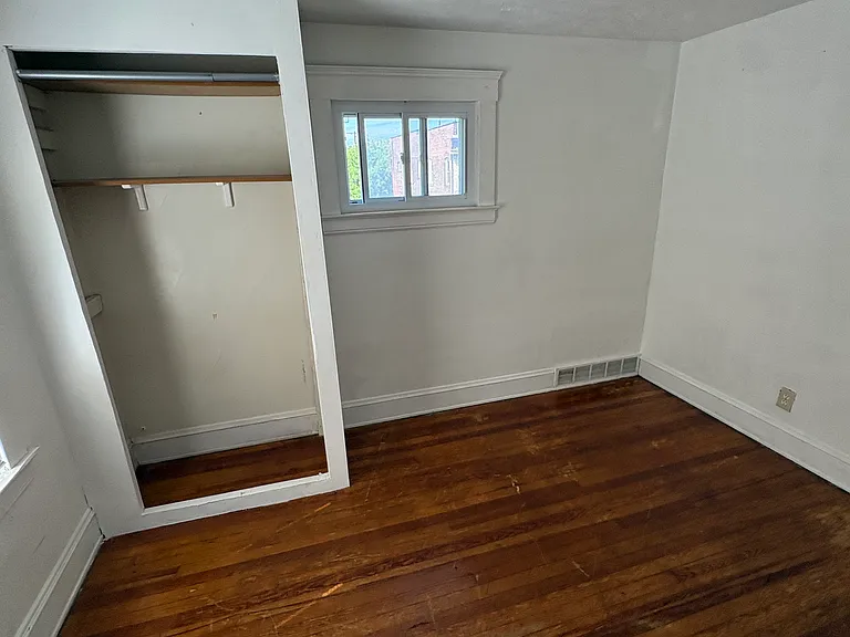 1327 W 83rd St #UP — Photo 10