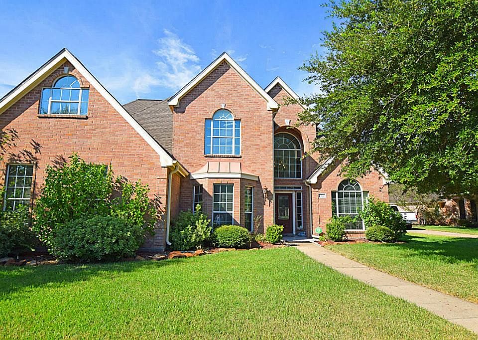 1st image of 5921 Sawyer Dr