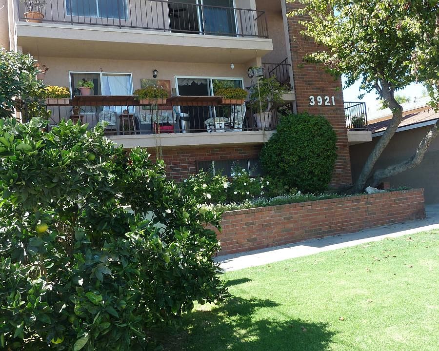 Top front unit with private balcony