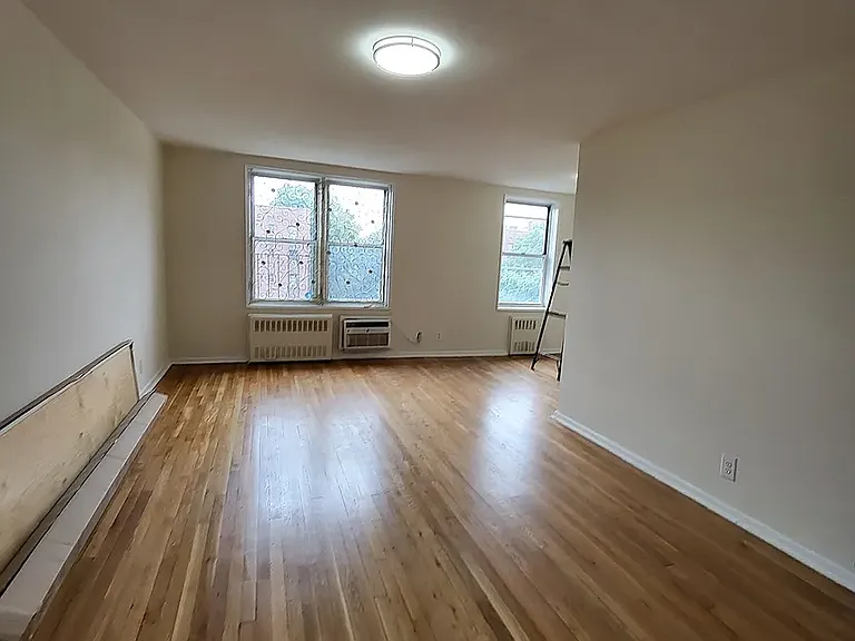 142-20 84th Dr #7D — Photo 1