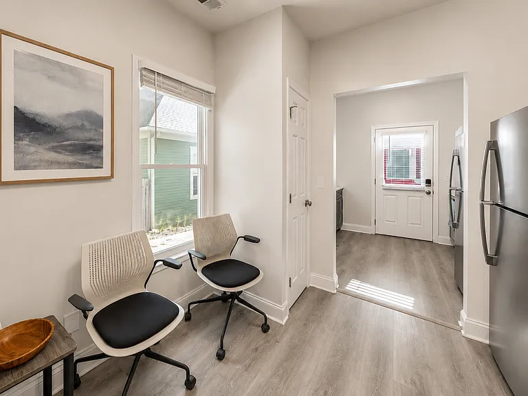 865 White St SW — Photo 10