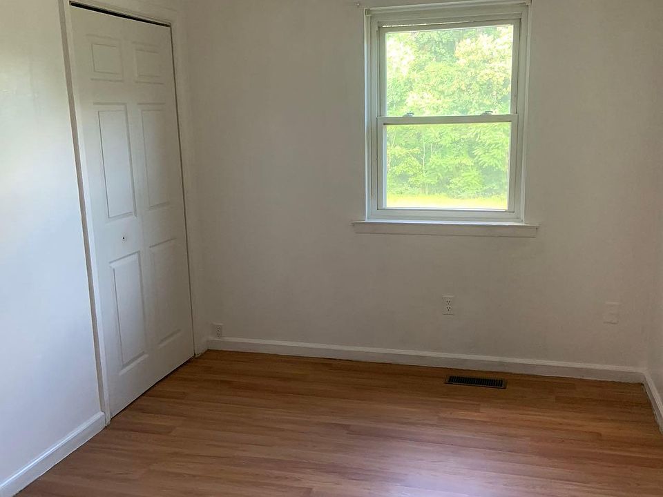 1st image of 922 Bellows Ave