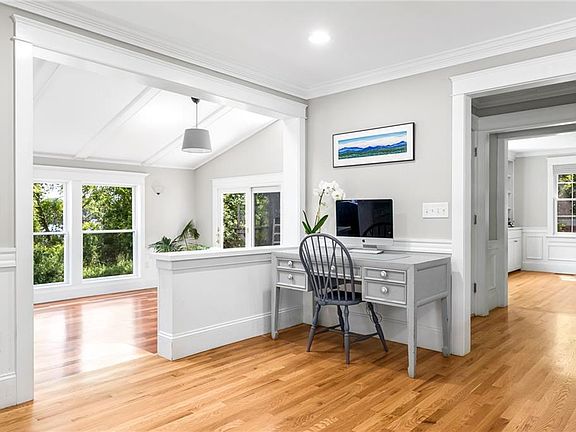 5th image of 47 Meadowbrook Dr