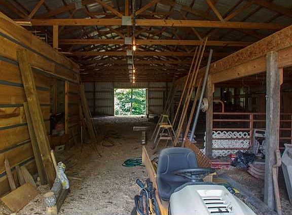4th image of 564 Windy Hollow Ln