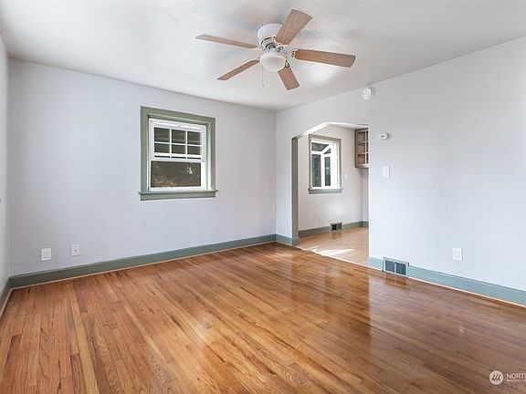 5th image of 347 S Yantic Avenue
