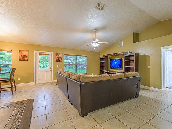3rd image of 2573 SE Hemsing Street