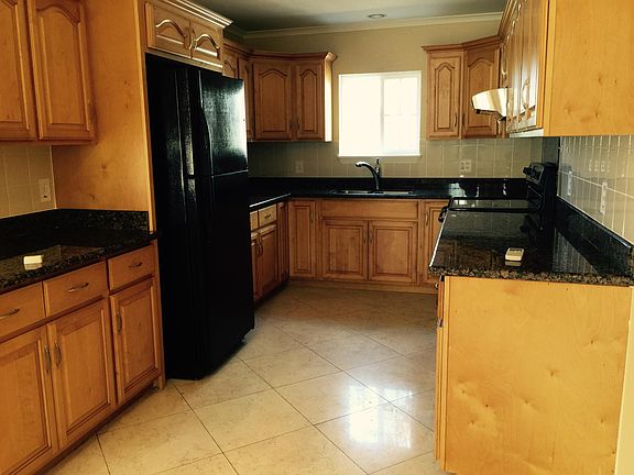 Kitchen - window faces garden