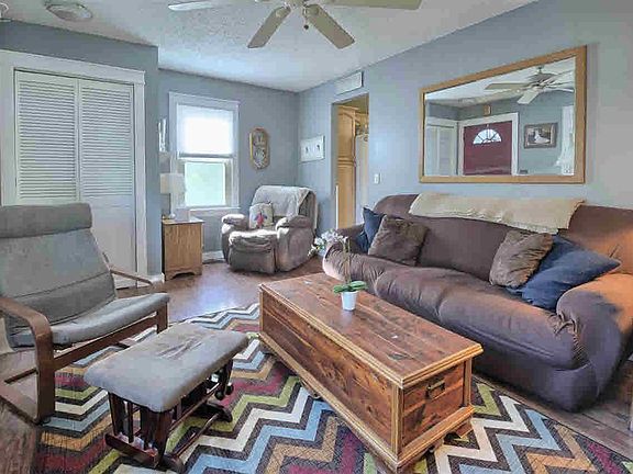 4th image of 790 Laird Ave